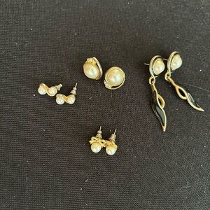 Elegant Gold and Pearl Earring Set